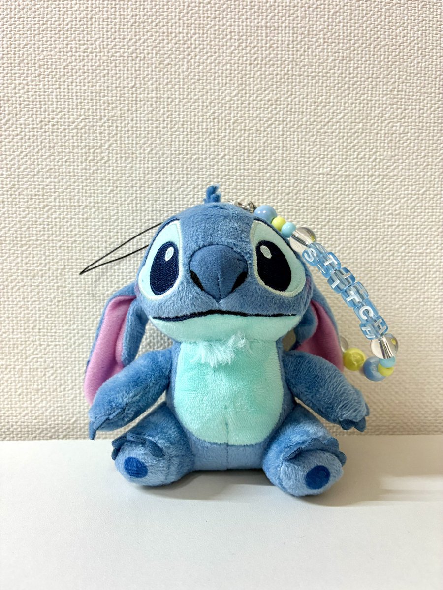 Anya_7sa23's tweet photo. 今日発売のランワンのスティッチ！
自分でやっても全然取れなくて（ランワンはいつものこと）諦めてたら
イケメン外国人がとった子をくれた！
めっちゃ嬉しかったのとびっくりしたのでサンキューしか言えなかった💦
学校に連れて行こー！ https://t.co/d768IVSYgG