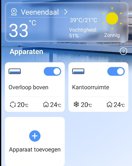 JanvanRoelofsen's tweet photo. Ohoh, beide airco's hebben de handen er vol aan. #afzien 🥵 https://t.co/vPzxR0CFaX