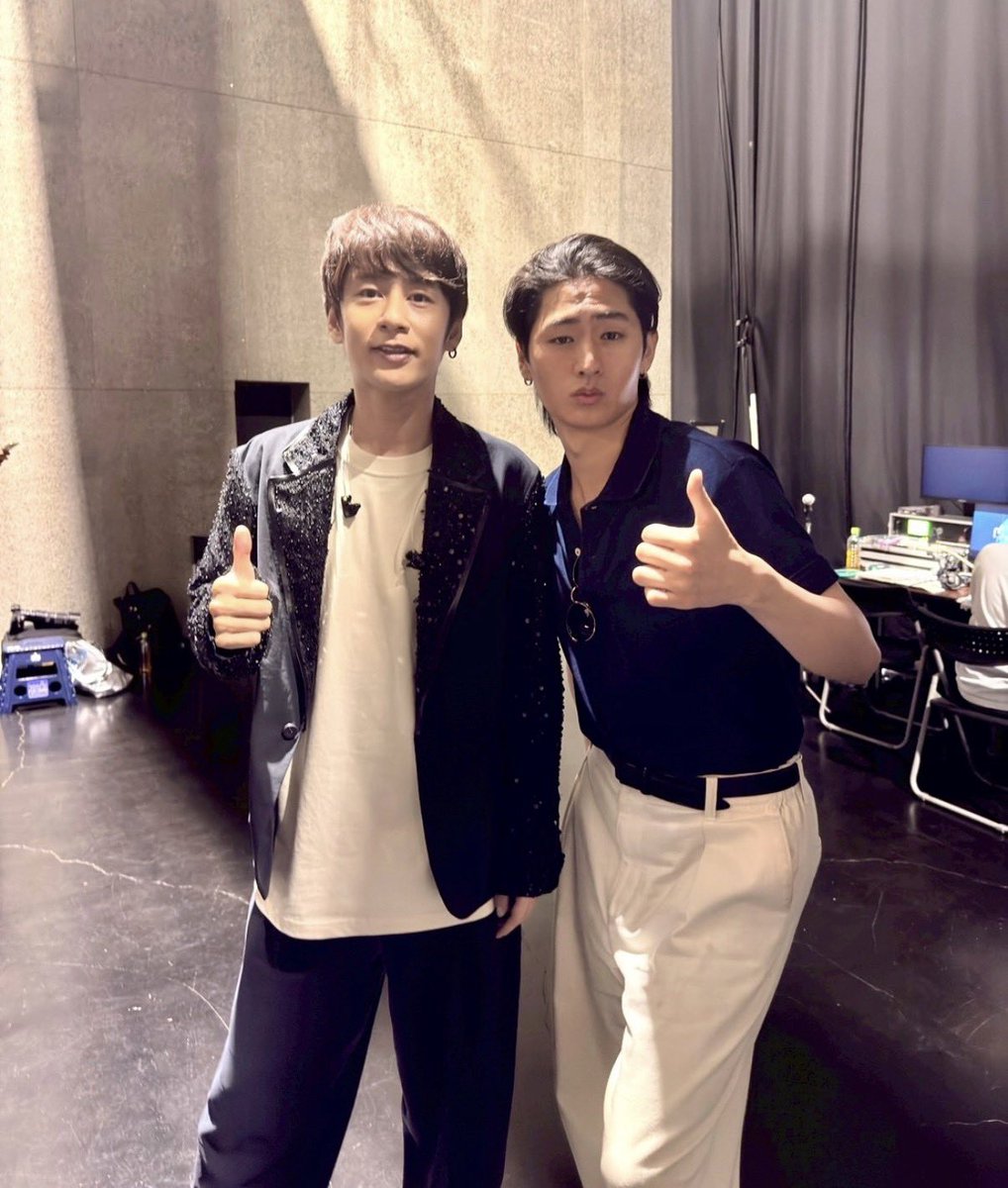 daochimederu's tweet photo. 猪狩くん
等身大パネルと撮ってる? https://t.co/lhHUTmZHI4