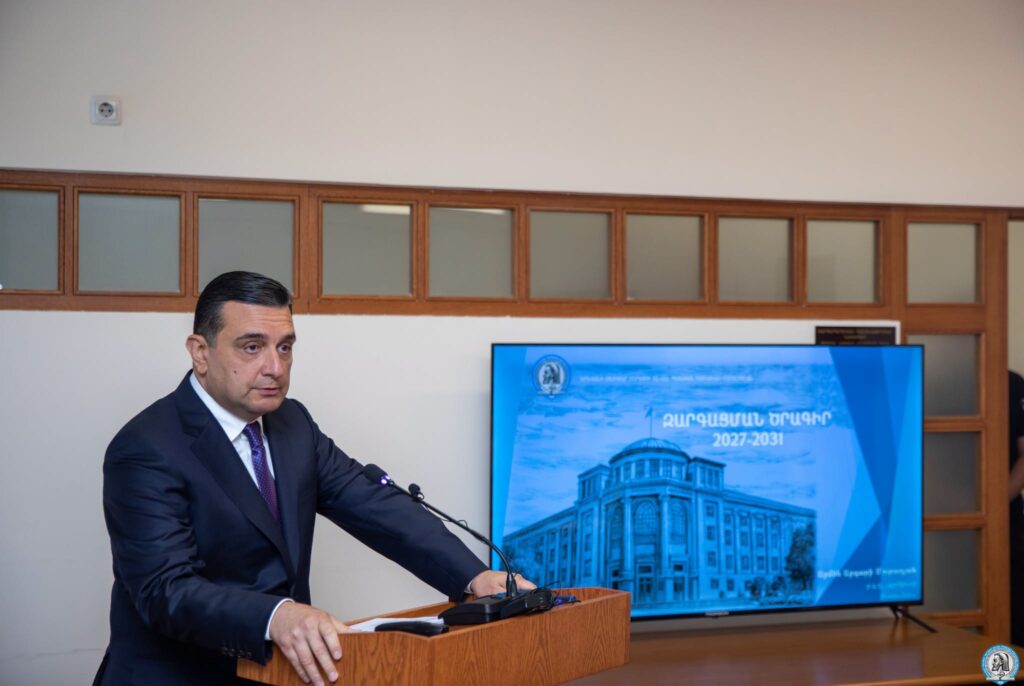 YSMUofficial's tweet photo. 📢Professor Armen Muradyan re-elected as YSMU Rector
🩺The competitive election of the rector was held at the meeting of the Board of Trustees of the “Yerevan State Medical University after Mkhitar Heratsi” Foundation convened on June 26.
🔗 https://t.co/b5U6woJEoP https://t.co/q3nCJ5y8Vq