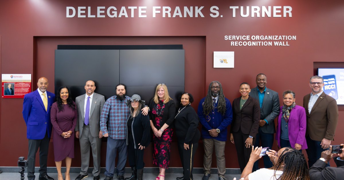 HowardCC's tweet photo. This #FlashbackFriday, please take a moment to celebrate the legacy of the late Delegate Frank Turner. In May, President Daria J. Willis, Ph.D, joined his family and friends for a ceremony to unveil a serivce wall honoring Delegate Turner. https://t.co/xc5SOQMsth