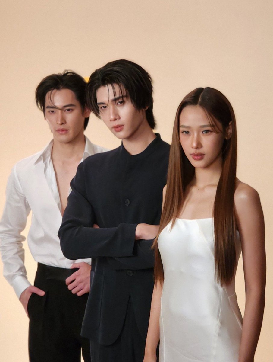 DunkOfficialFC's tweet photo. ภาพเบื้องหลัง “GIORGIO ARMANI THAILAND FRAGRANCE AMBASSADORS” สามคนแรกของประเทศไทย

Dunk Armani Si Ambassador

#DunkXSiBloom https://t.co/1dn1YDTaie