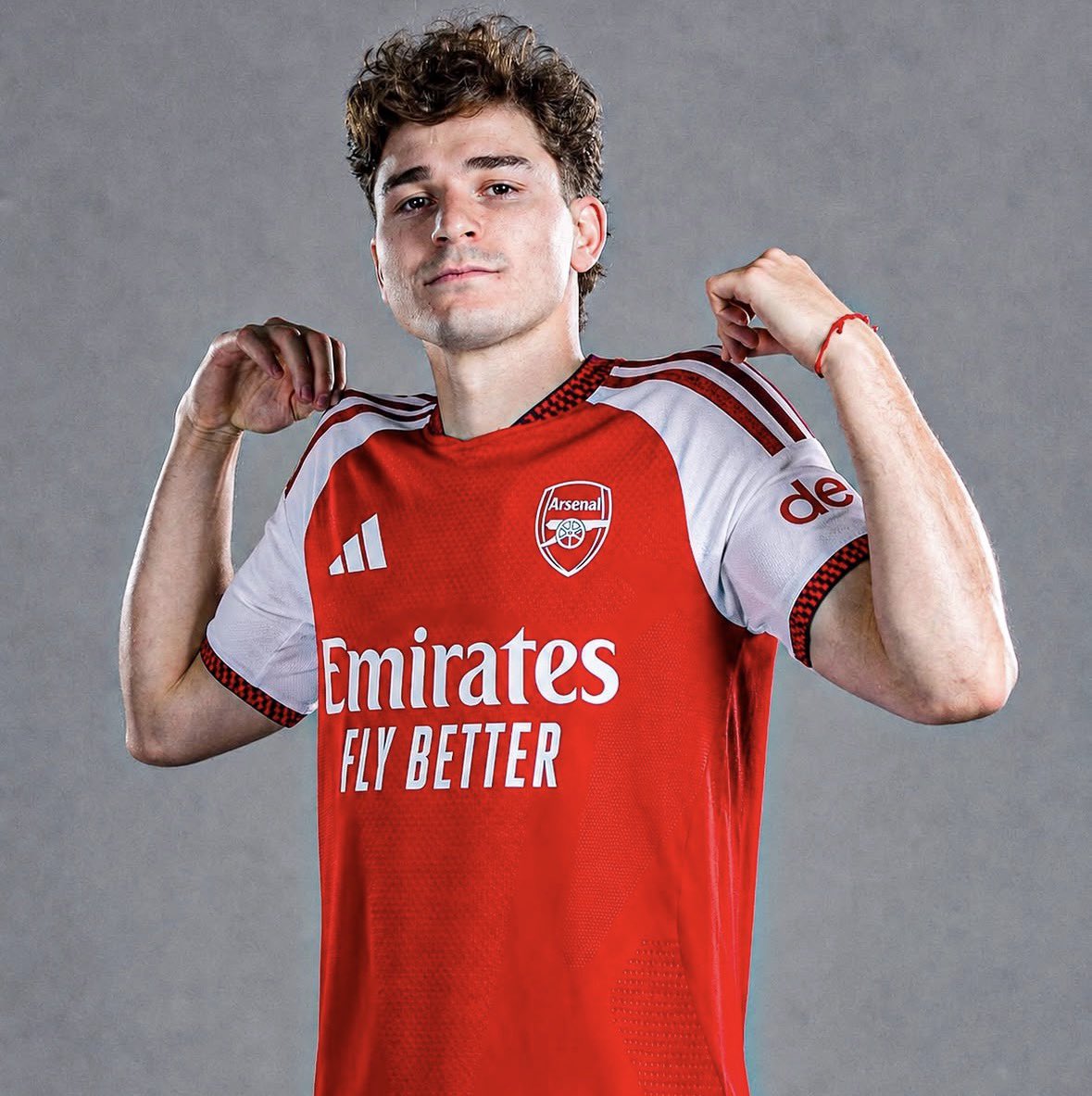 AtletiStream's tweet photo. 💣🗣️@sobis_es para @Sportowy_Kanal: “Ayer, tras el partido, recibí información de una persona que está muy bien informada sobre el Atlético, de que Julián Álvarez será JUGADOR del ARSENAL.”

❌ “NO hay posibilidad de que el Atleti deje ir a Julián al Barcelona o al Real Madrid.” https://t.co/59bheZB0Yf