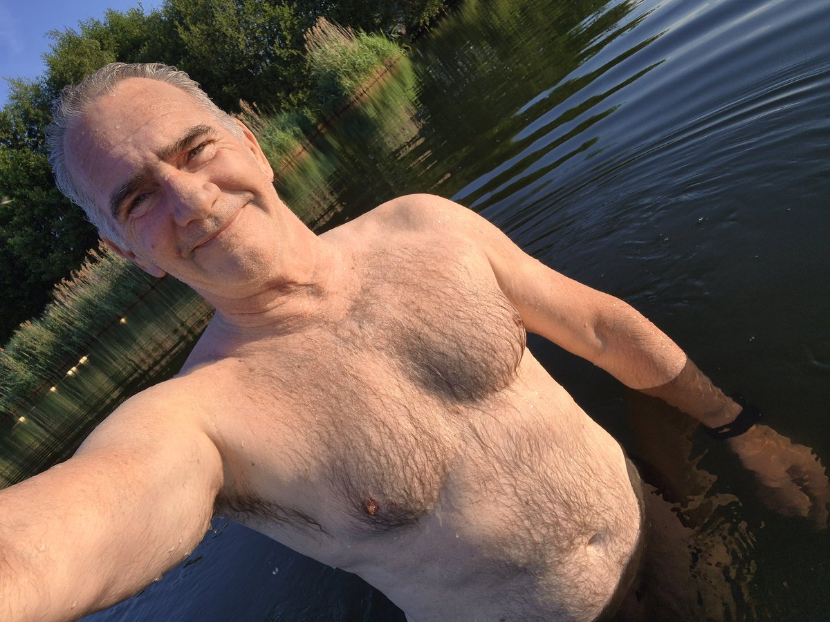 Adam_Tri_hard's tweet photo. In the water at 5.30am after another hot night, great way to cool down and 1.3km swim round the lake https://t.co/1J1P5KfpBl
