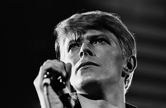 DavidBowieBot's tweet photo. （ベルリンでの生活を通して薬物依存から這い上がった時の心境）

昼と夜が入れ替わったほどとは言わないまでも、別の人間になれた気分だった。ついに暗いトンネルを抜けたんだ。 https://t.co/48Vb9QhsRG