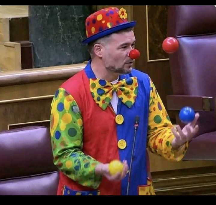 PiolinReportero's tweet photo. 🤡🎪 https://t.co/PeQ2mcDJXs