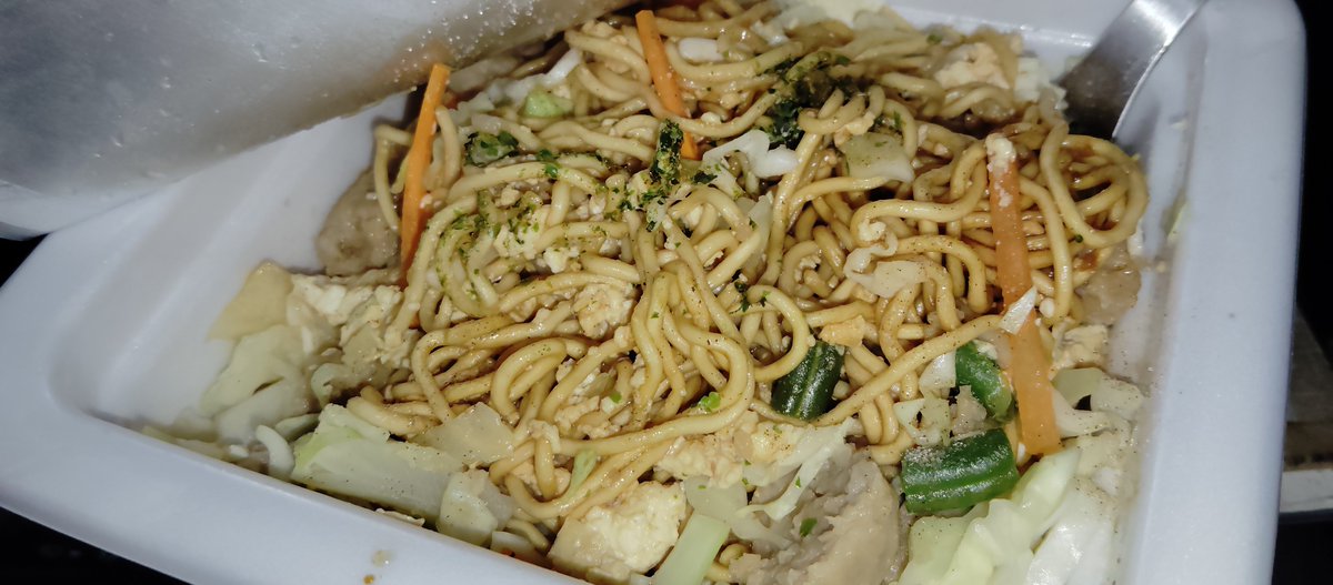 black1980vtec's tweet photo. AI に節約 社内 料理の相談をしたら発見が止まらない ご飯の代わりに持ち込んでいた豆腐 これを本当にご飯として利用する 豆腐でそば飯の実験。豆腐とソース そして ご飯としてこれほど利用できるとは全然考えつかなかった。全然 悔しくないけどうまいです https://t.co/kKub5OEdwr