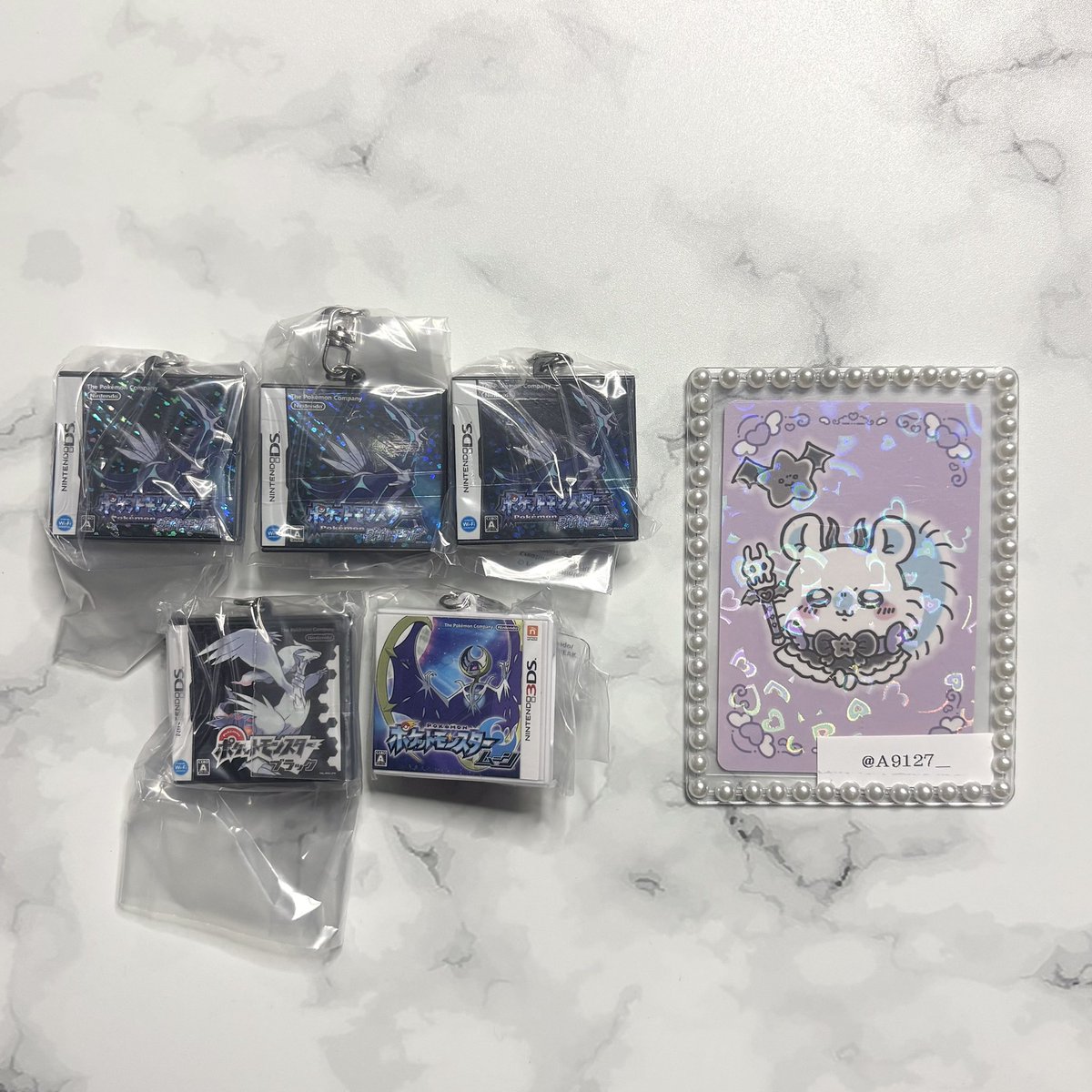 A9127_'s tweet photo. @1 【郵送交換】ポケモン カプセルトイ
パッケージ＆ゲームカードキーホルダー
コレクション 2006-2016

譲｜ダイヤモンド ×3・
ブラック ×1・ムーン ×1

求｜パール ×2・X ×2＞Y ×1

纏めての交換最優先

検索からもお気軽にお声掛け下さい。 https://t.co/8PF7GXGTYq