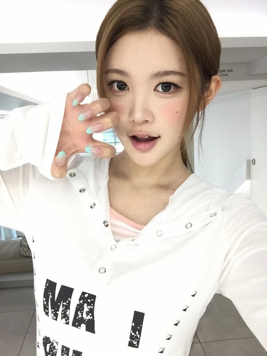 시먀 tweet media