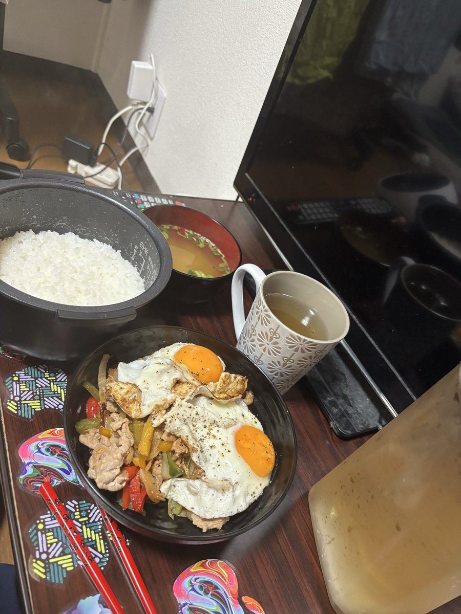 shnn1002's tweet photo. 気晴らしに晩飯作った出来は普通だなぁ🤔 https://t.co/O4CJwM08rQ