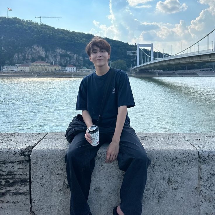 kkwanseungs's tweet photo. i’m gonna start a rumor https://t.co/MTb0UofHAM