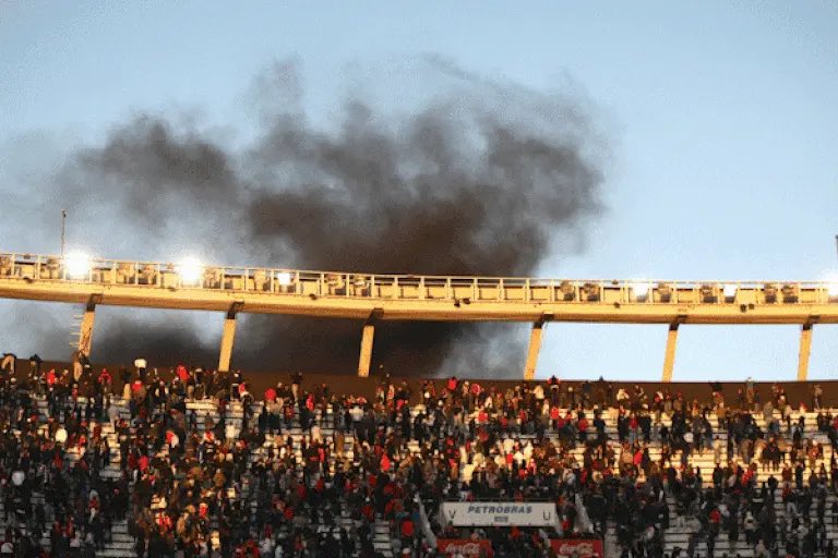 notengoplumas's tweet photo. Fecha Patria. 
#NuncaNosVamosAOlvidar
#MorirEsDescender https://t.co/LCHWTWjlEh