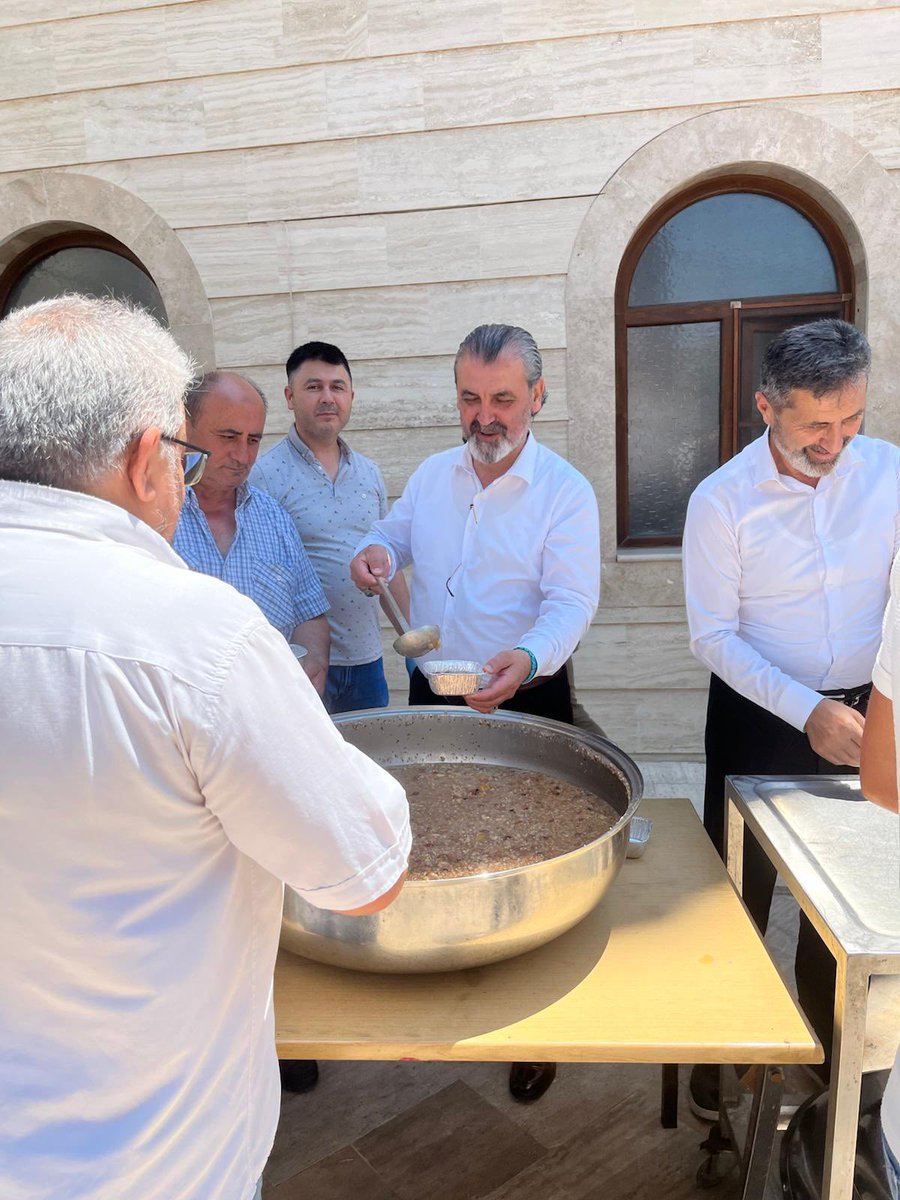 kulailcemem's tweet photo. İlçe Milli Eğitim Müdürümüz Sayın Ahmet TAŞÇI, Şube Müdürlerimiz Sayın İsa DİLEK ve Sayın Ahmet VAROL, Okul Müdürü Sayın Serkan UTANGAN ile okul müdür yardımcıları; İlçemiz Halit Tokul Anadolu İmam Hatip Lisesi tarafından Cuma namazı sonrası düzenlenen aşure ikramına katıldı. https://t.co/JxbgCHJk3i