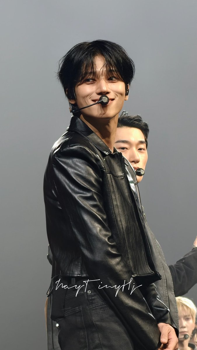 WooIszy's tweet photo. If wooyoung or chase is possessed by sopro and trying to get me DO NOT FUCKING SAVE ME. DO NOT EVEN LOOK AT ME. MIND YOUR BUISNESS https://t.co/x0PrC2seai