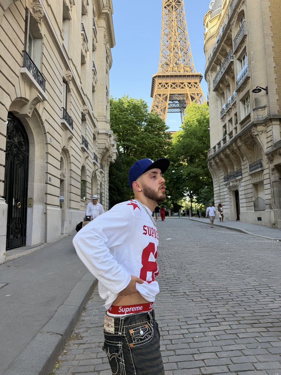 dards98's tweet photo. Merci Pariiii 🇫🇷 https://t.co/HrkP88nQox