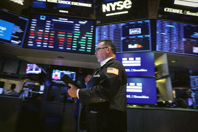 dbpicarts's tweet photo. History shows bull markets usually end when rates are high — not in the current environment, says Citi.

$SPY $QQQ https://t.co/Xf0vO6UphR