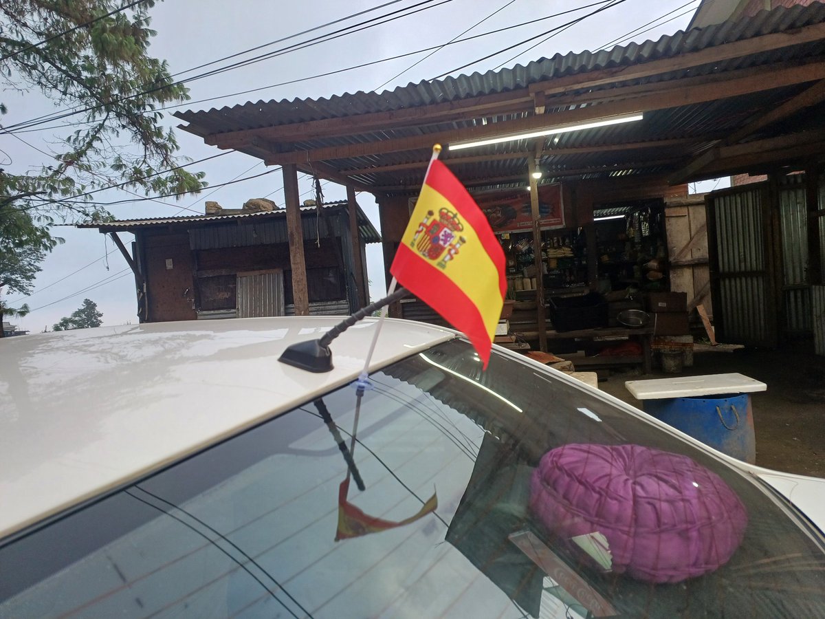 HighschoolMelo's tweet photo. the nagas take their football really seriously. kohima is decorated with buntings of national flags of fifa teams, and vehicles are donning the flags of their favourite countries. https://t.co/reTNm2Kt4U