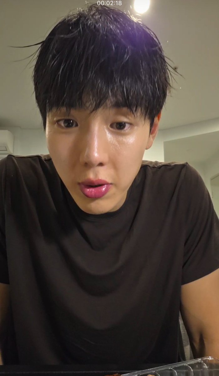 vivakazu63's tweet photo. 🥺🥺🥺🥺呆毛好可爱啊啊啊啊啊啊啊 https://t.co/GFPqyAGvUY