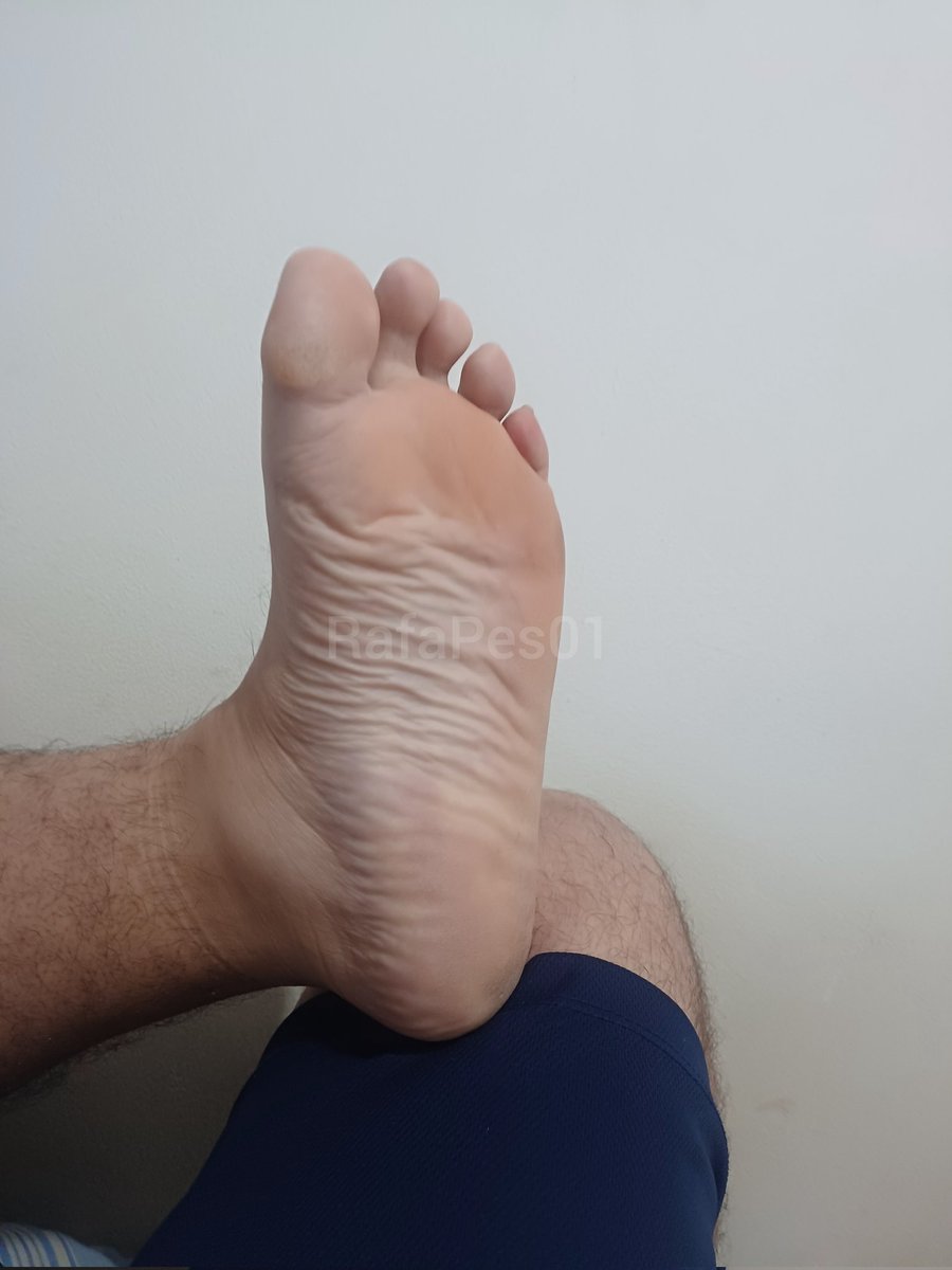 RafaPes01's tweet photo. Bom dia, porcos e porcas haha

Vem cheirar e lamber esse pezão vem, não resiste kkk

#findom #footfetısh https://t.co/0QgEHj5wwt