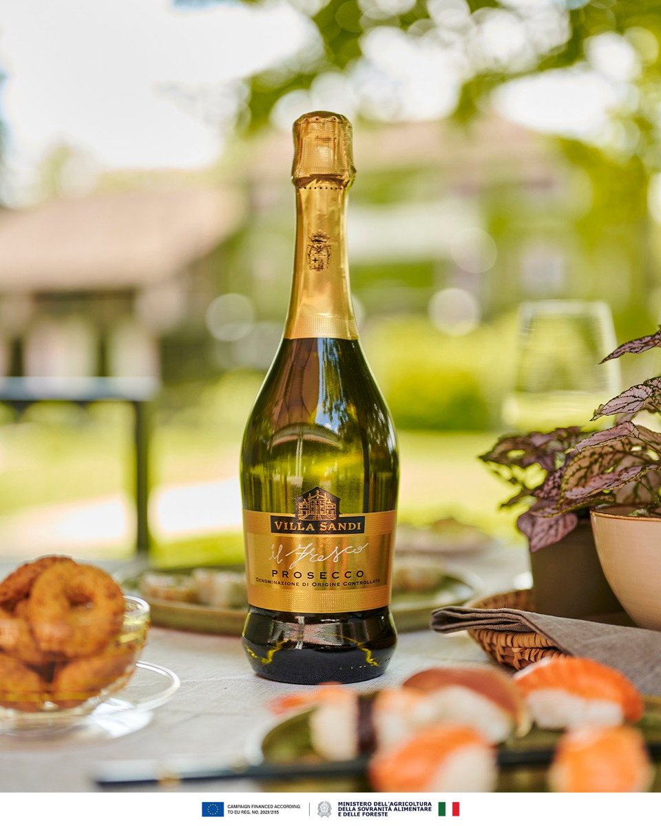 ProseccoDOC's tweet photo. Aperitivo hour, served seaside 🥂🦐
Fresh seafood, bright flavors, and a chilled glass of Villa Sandi Prosecco DOC come together for the perfect coastal start to the evening. 

📸: Villa Sandi Prosecco DOC https://t.co/dJVW2EaemO