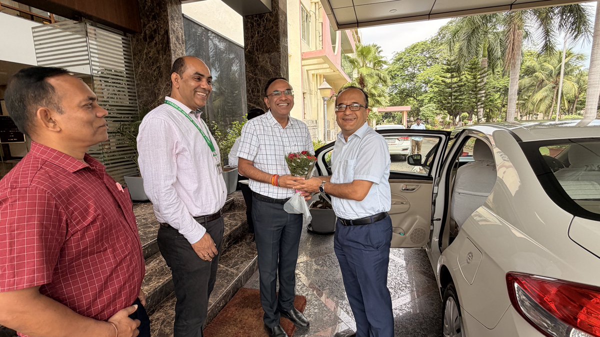 EngineAvadi's tweet photo. Shri S. Mukherjee, Director (Operations) &amp; CMD (Additional Charge), AVNL, visited Engine Factory Avadi on 26.06.2026. During the visit, Shri Anurag Sharma, CGM/EFA, briefed him on the ongoing R&amp;D initiatives and modernization projects aimed at enhancing product portfolio for EFA https://t.co/oiv1Q83yiH