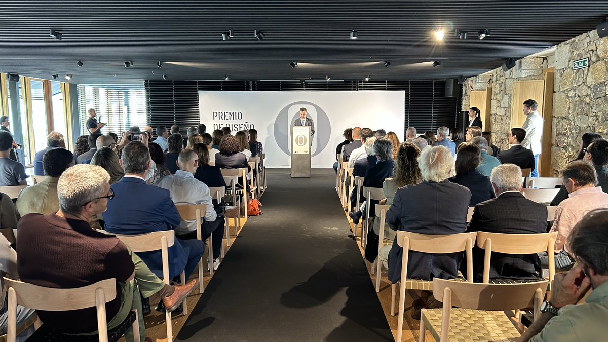 AnfacoCytma's tweet photo. ✨ Cerramos una jornada llena de diseño y talento joven.
 
Entregado el VIII #PremioDiseñoANFACO a Alfonso Rodríguez de Rivas por "Todo Encaja".
 
📌 203 candidaturas 🌍 19 nacionalidades 🎓 26 escuelas y universidades
 
Catálogo digital 👉 https://t.co/zkKg1CD2FD
 
@FBSabadell https://t.co/oyV5q6UVFx