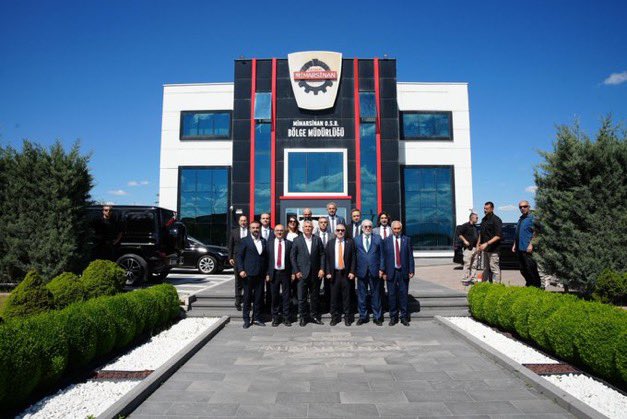 fatiheryilmaz0's tweet photo. Kayseri programımız dahilinde, Genel Başkanımız Prof. Dr. Ümit Özdağ ve parti heyetimiz, Kayseri Mimarsinan Organize Sanayi Bölgesi'ni ziyaret etti.

Heyetimiz; ziyaret kapsamında Yönetim Kurulu Başkanı Sayın Mehmet Arar ile bir araya gelerek, sanayicilerimizin durumu ve güncel ekonomik gelişmeler üzerine istişarelerde bulundu.

Misafirperverlikleri için Sayın Mehmet Arar'a ve yönetimine teşekkür ederiz.