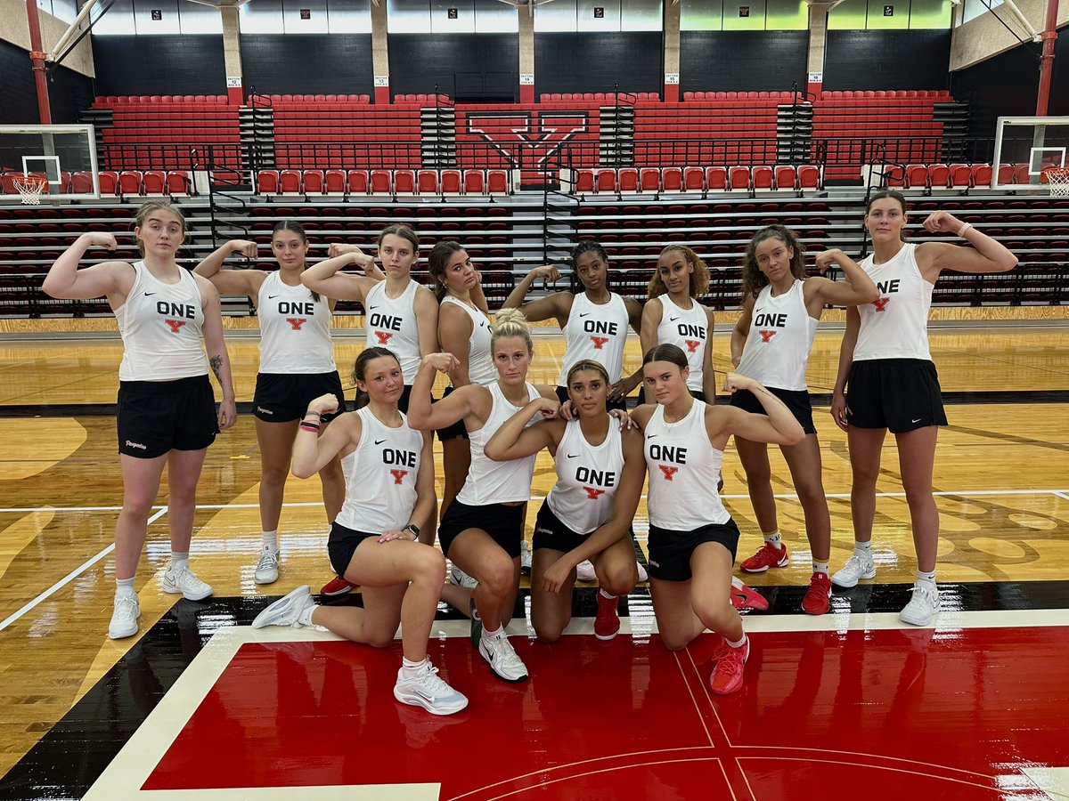 YSUWomensHoops's tweet photo. First Flex Friday of the summer 💪

#GoGuins #ONE https://t.co/evGjS4U1J8