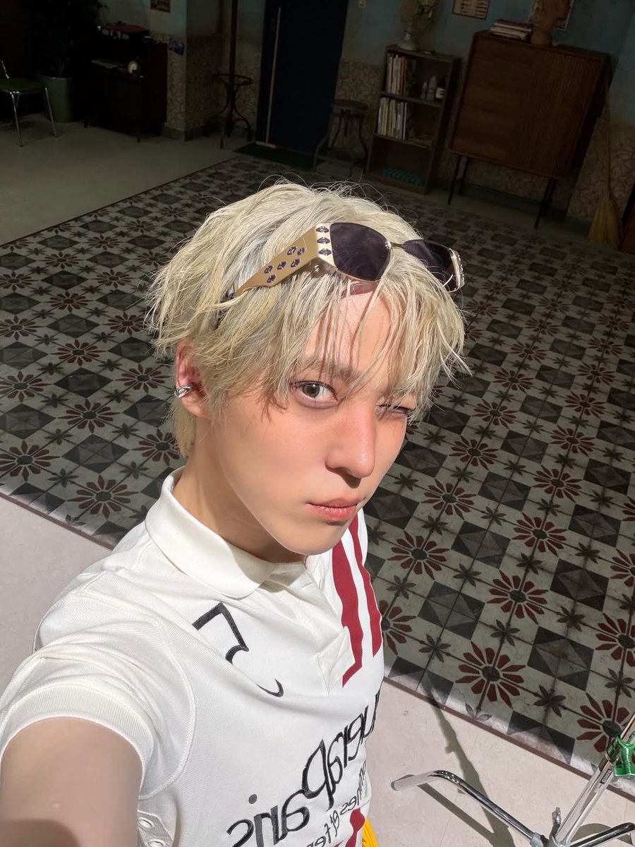ooyutv's tweet photo. WTFFWFWGSJWBABDKDBSKXOC https://t.co/SFYyDa29Fl