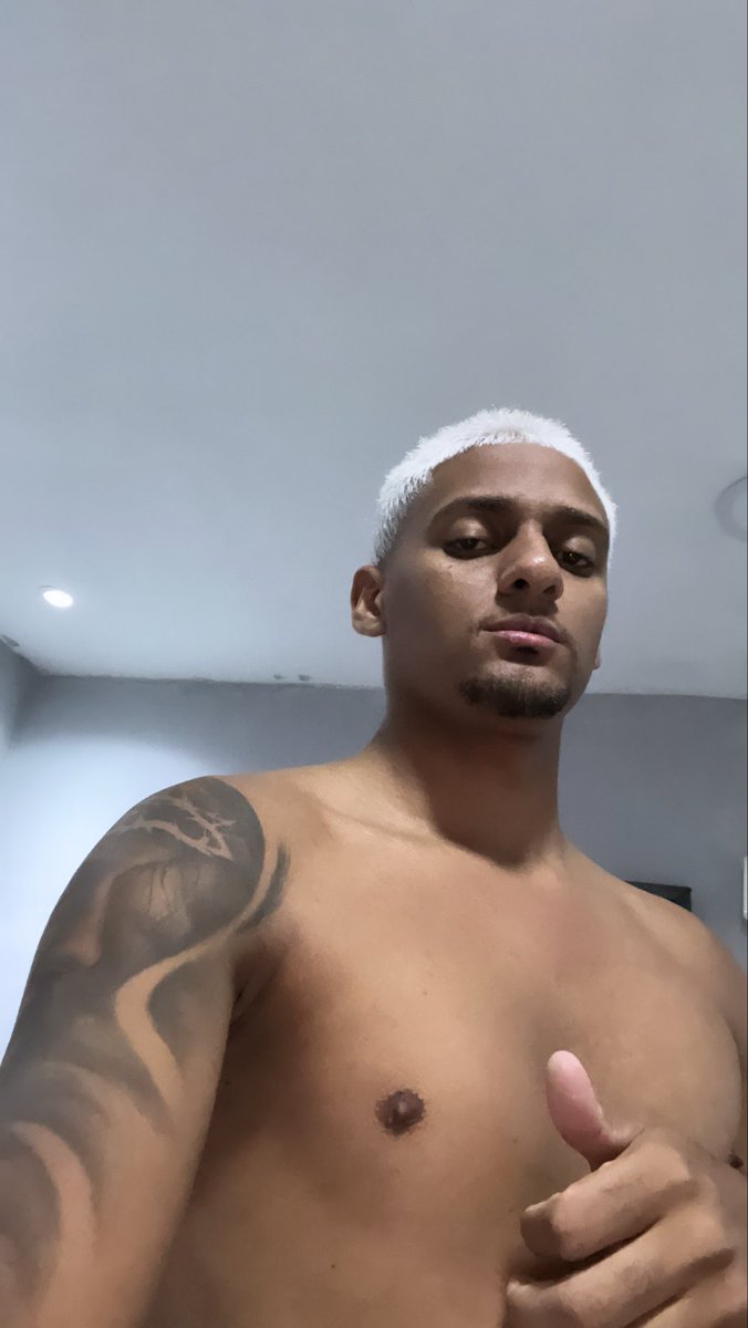 CTolledo03's tweet photo. Skin ativada❄️🫨 https://t.co/S8XiudUG33