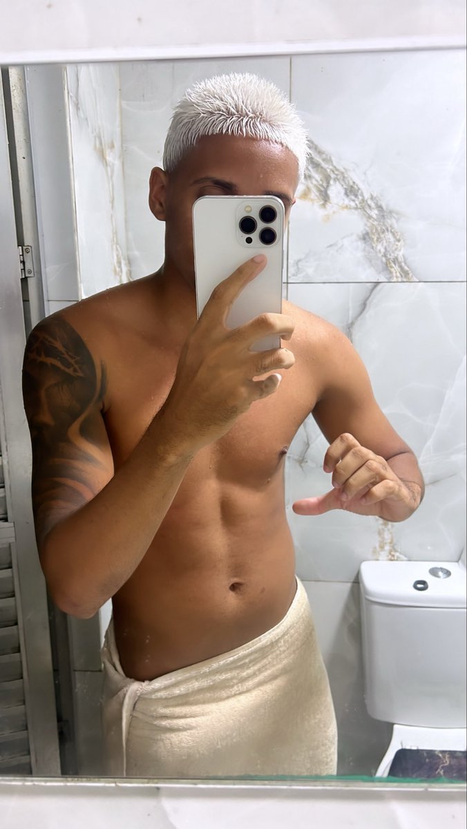 CTolledo03's tweet photo. Skin ativada❄️🫨 https://t.co/S8XiudUG33