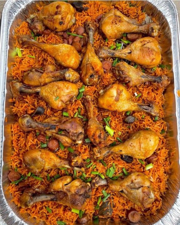 waliKha51130199's tweet photo. Now THIS is what we call a party tray! If your weekend plans don't look like this, you need to change your plans immediately. 🧡🍗
Who's invited to this feast? 👇
#FoodParty #FeastMode #SpicyRice #ChickenLegs #PartyPlatter https://t.co/LWtFddxvdw
