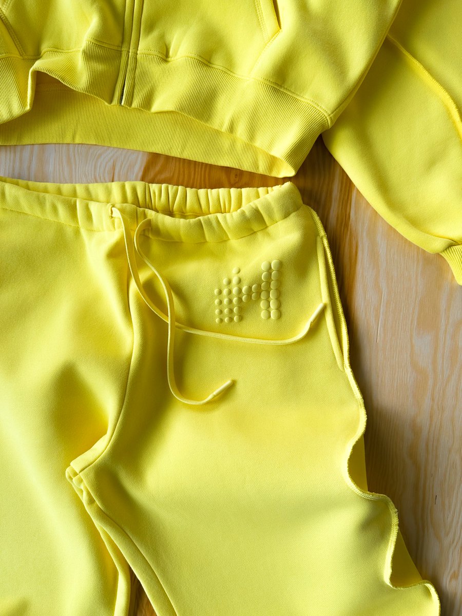 hunimona's tweet photo. Zip-up hoodie “lemon” pre order release this Sunday 🍋🍋🍋🍋 https://t.co/3V5rNO3Rxj