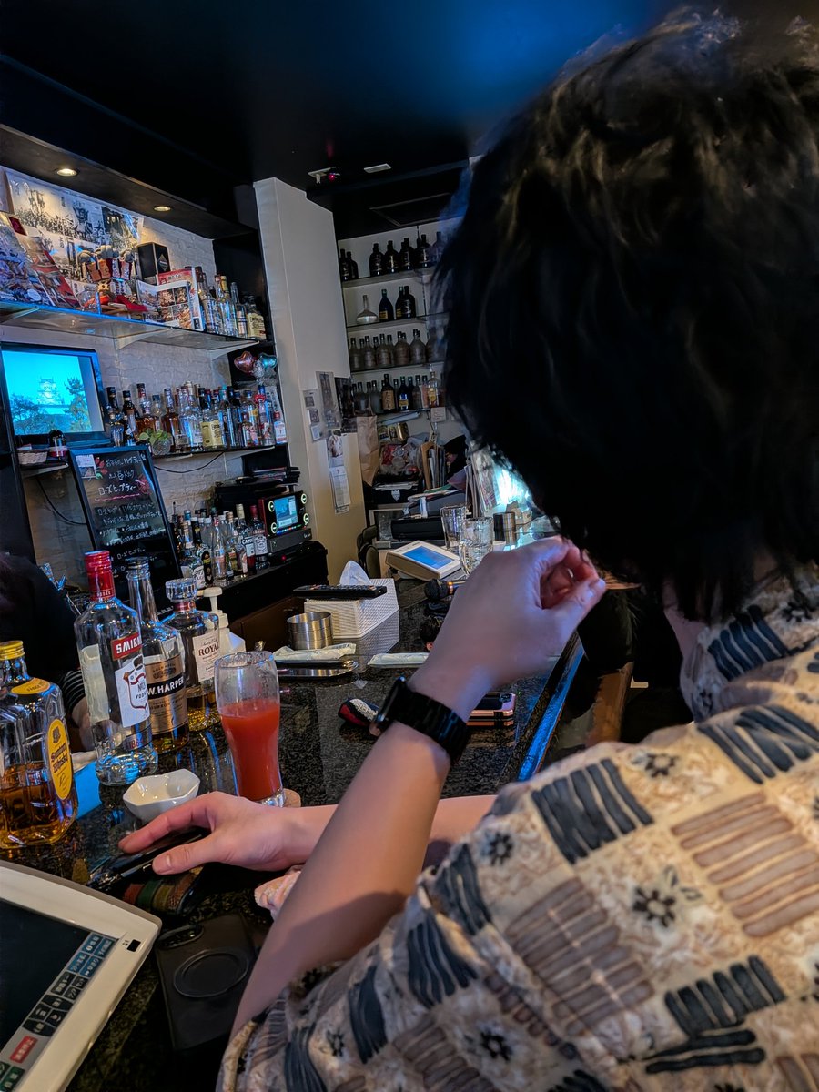 feitaro's tweet photo. お将が知らん隣と盛り上がる夜の会😂 https://t.co/4KmnbiDIJJ