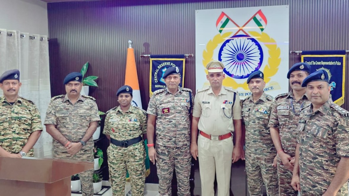 219BNCRPF's tweet photo. Marking the pinnacle of years of steadfast dedication &amp; milestone of hard work and dedication of an officer of #219BN #CRPF is promoted to the rank of Dy-Commandant. The Commandant congratulates him on this well-deserved success and wishes continued distinction in the service. https://t.co/9Ye3w1iICu