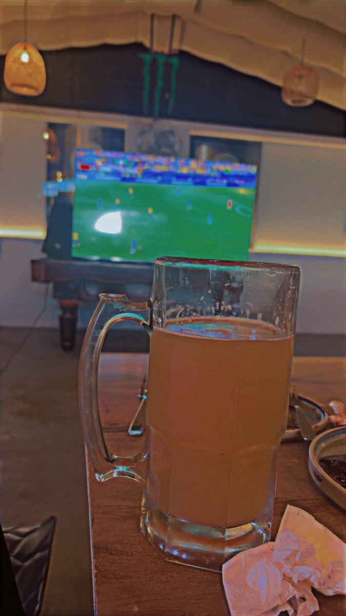 Adrianu3eb's tweet photo. Alguna parejita en Ambato o de pasada para celebrar la victoria de Ecuador con unas 🍻 y pasando un buen momento con chico single de 24 años 😏🍻🔥

Escribir al Dm ⬇️👇

#swingersambato #parejasambato #sexoambato #parejasecuador #swingerecuador https://t.co/5L04XDnKD4