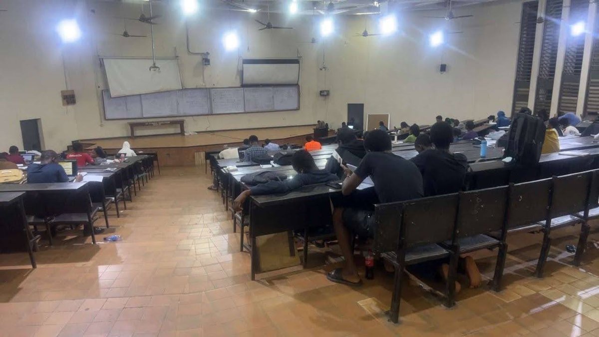 CampReporterAFR's tweet photo. 🩺 Most students admitted to study Medicine have a history of academic excellence.

📚 So when they experience failure for the first time in medical school, it can be a hard pill to swallow. For many, it feels like losing a core part of their identity and falling short of their personal and family expectations.

In this compelling report, @Samfash22 and @jimoh50135 report on how the intense demands of medical training and the constant fear of failure are taking a serious toll on the mental health of medical students in Nigeria, and why stronger institutional support is urgently needed.

🔗 Read the full story here: https://t.co/DXz1dXvdna

#MBBS #MedSchool #MentalWellness #CampusReporter