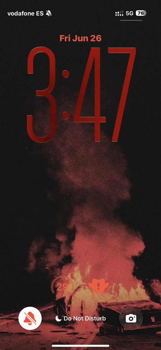 Happyanfii's tweet photo. Niche, nonchalant, cool wallpaper https://t.co/PL5VzVKl2B