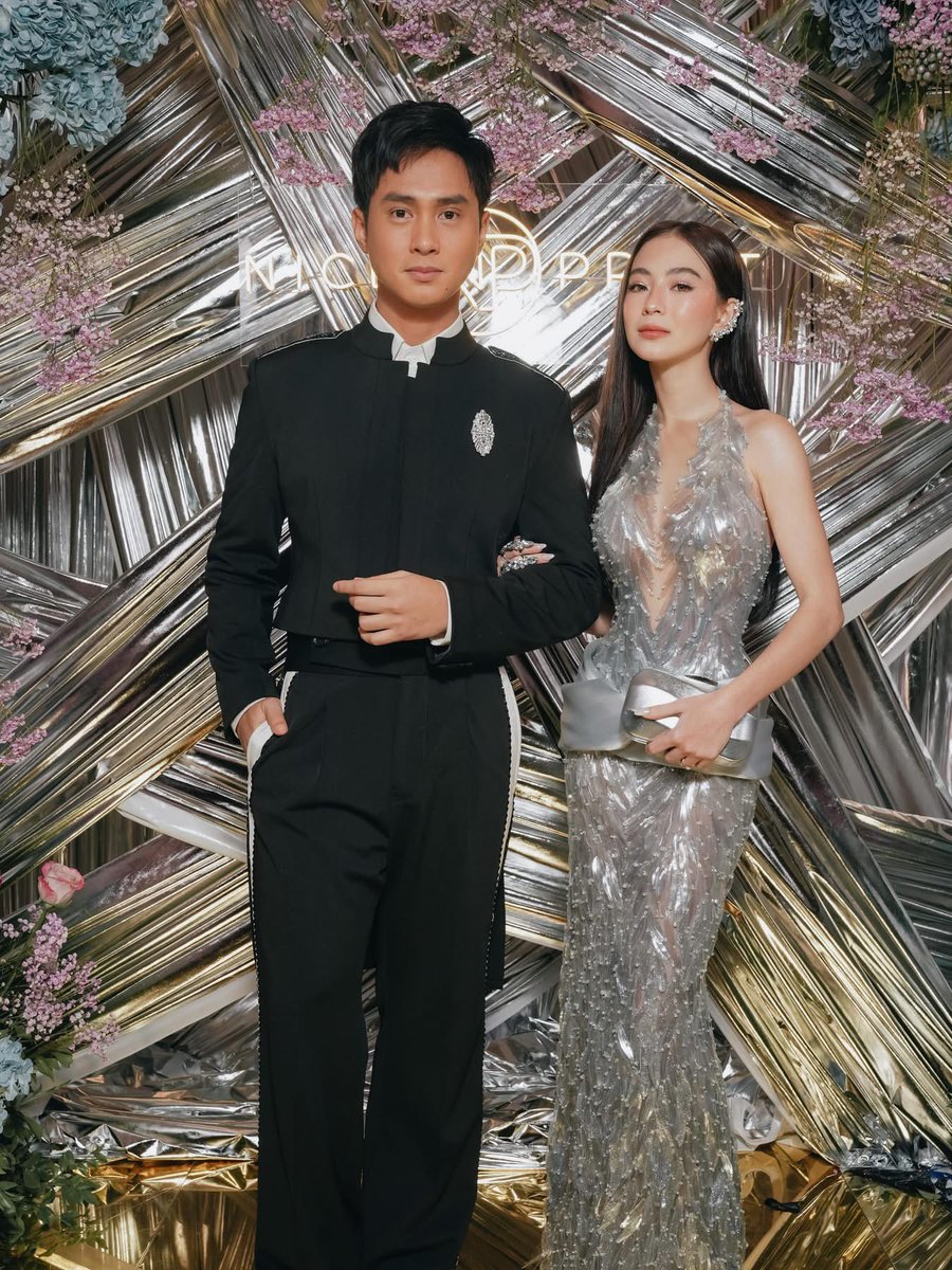 _carrieluv's tweet photo. King and Queen indeed! ✨🙌🏻 https://t.co/H28WJREVcH