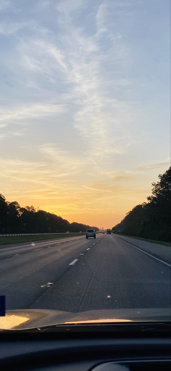 eddienicasio's tweet photo. @SarahSevans2000 Yeah. Let’s hit the road https://t.co/aLRoz2CYzW