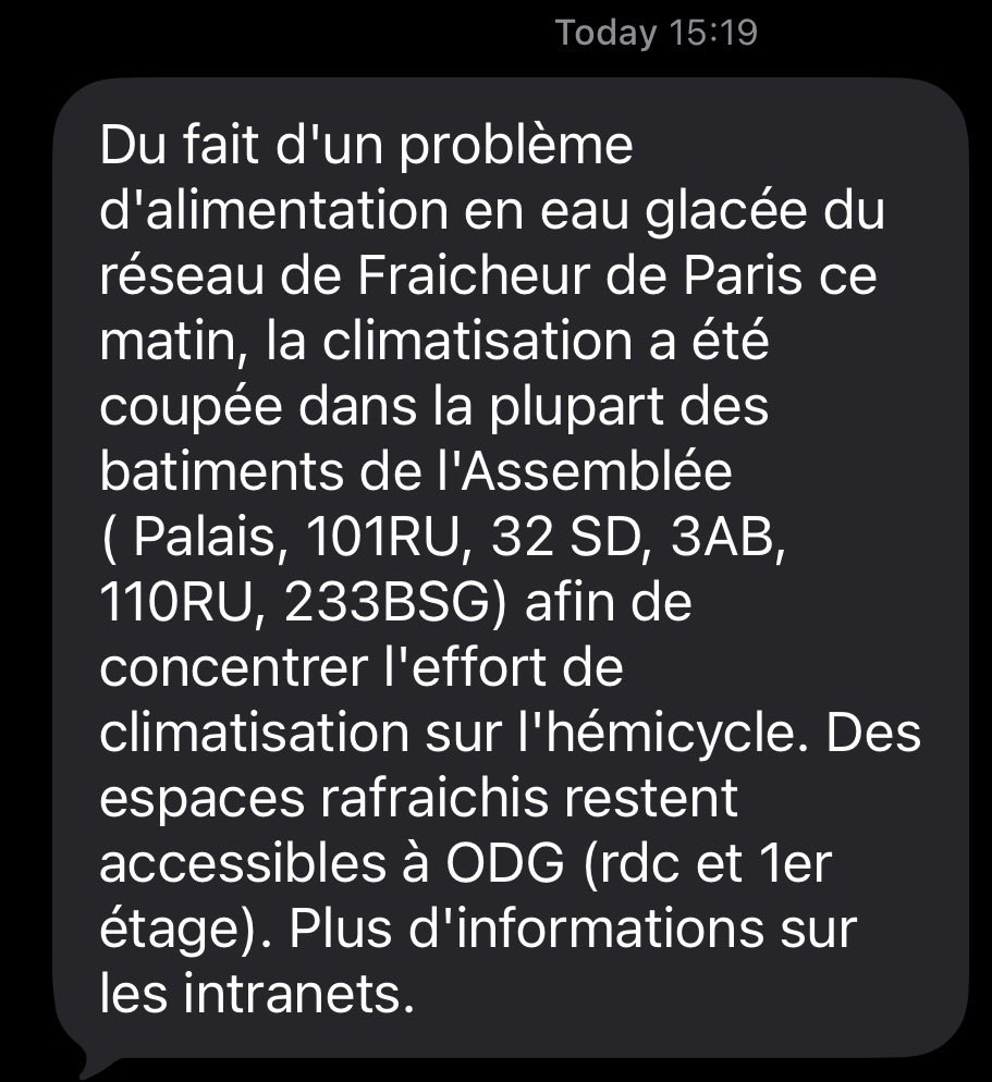 slayrwan's tweet photo. bonjour oui nous vous informons que nous avons décidé de couper la clim pour des milliers d’employés pour que les 40 députés dans l’hémicycle puissent garder leur veste sans avoir trop chaud https://t.co/U6ah9X9yGT