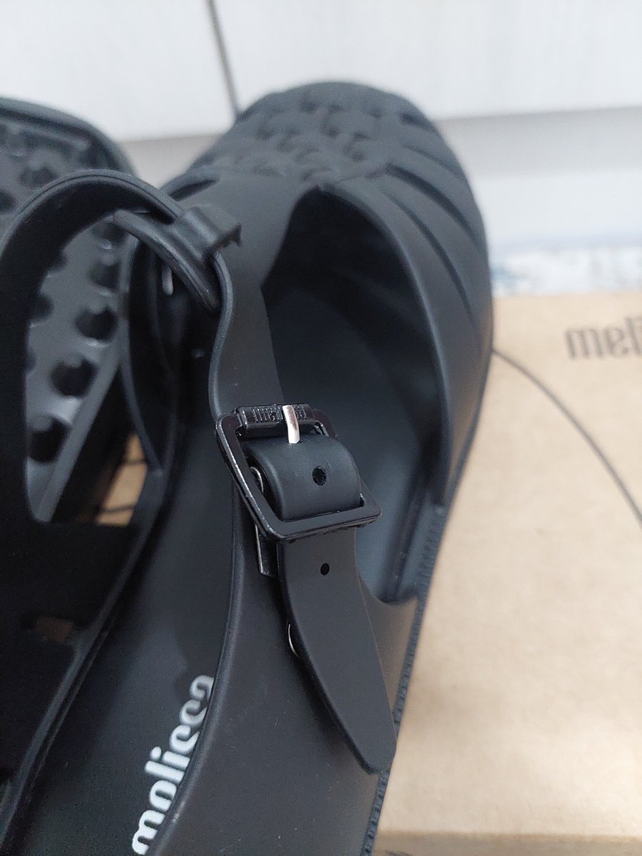 haniarf_'s tweet photo. Wts Melissa Possession size 39 (24,5cm) harga miring. Baru dipake sekali, kondisi 99%, mulus like new. Alasan dijual karena agak kelonggaran dikit.
#preloved #melissa https://t.co/ajgQWTnKFn