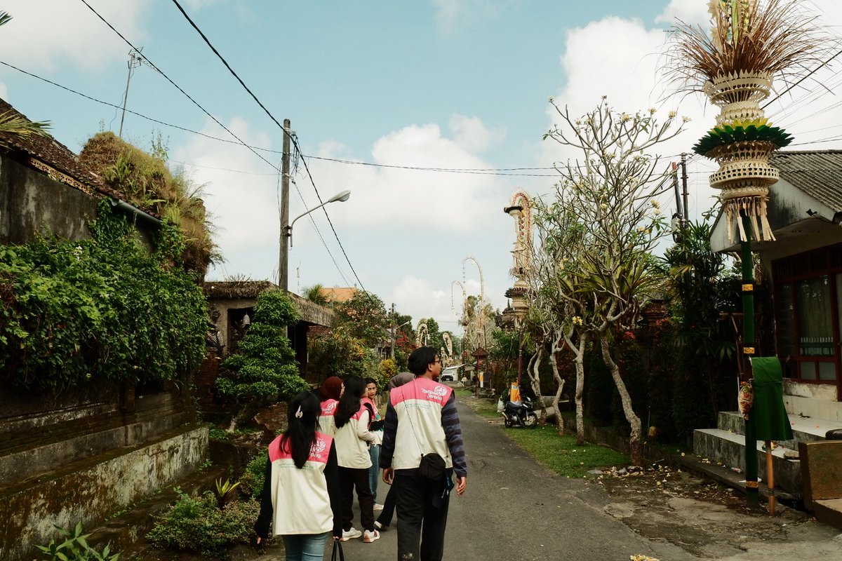 permencebok's tweet photo. Vest Labore ini lagi https://t.co/oGWohpVtmM