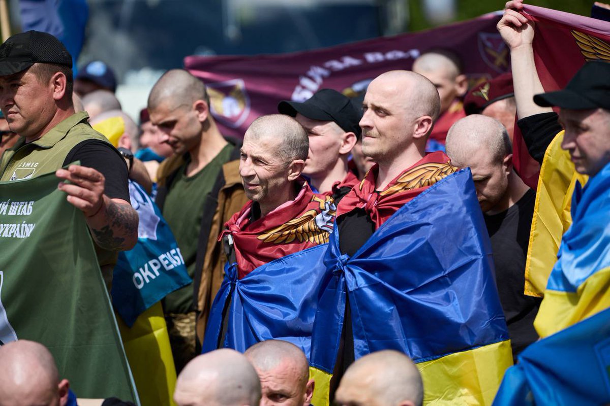 MAKS 26 🇺🇦👀 tweet media