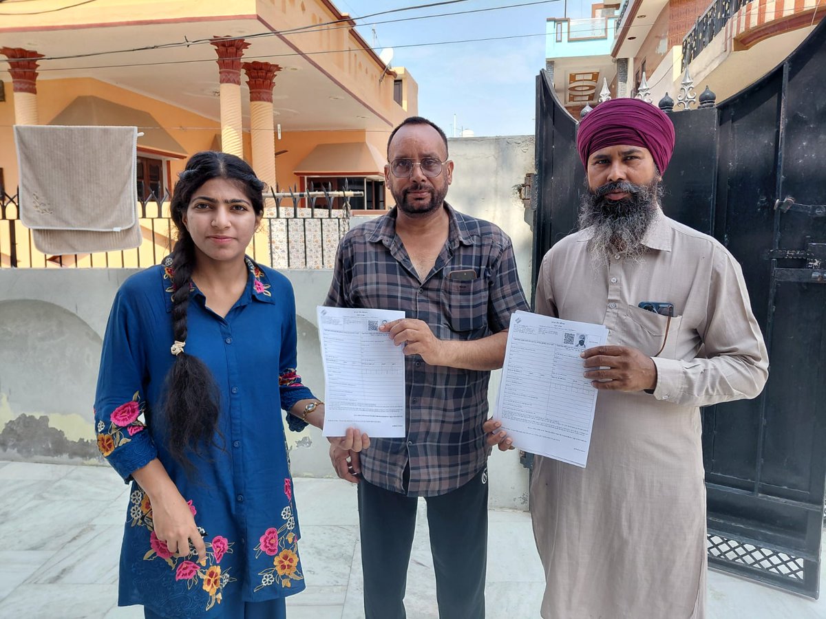 dprokapurthala's tweet photo. In compliance with the directions of the @ECISVEEP, Booth Level Officers  in Kapurthala have distributed 1,76,798 enumeration forms till 6 pm on the second day of ongoing house-to-house campaign being conducted under Special Intensive Revision of electoral rolls.@TheCEOPunjab https://t.co/esgOilVwjh