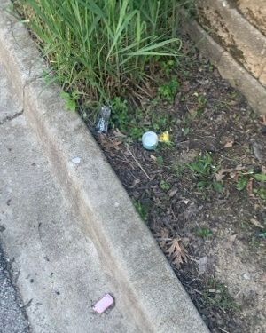 MokenaLotClean's tweet photo. One wrapper becomes ten. Ten become a problem. 

#curbappeal #parkinglotmaintenance #walkwaymaintenance #sidewalksweeping #propertyupkeep #groundsmaintenance #propertymanagementservices #littercleanup #portering #outdoormaintenance https://t.co/xLfcAsYczf