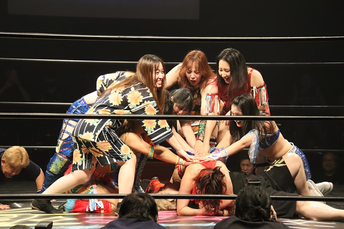1973yeye's tweet photo. 6月26日 ＃金ガチャ Season2 EP3
新木場1stRING
メイン!めっちゃ楽しくて、めっちゃ笑って、見てるだけなの疲れたぁ😆

一番に長与さんをフォールしたのは高瀬みゆき選手で…まぁそんなのどうでもいいくらい、最高のメインでした☻︎
フライデーナイトは金ガチャ🤟で〆。

Season3はどうなっちゃうの？ https://t.co/YKZ5kaYdZW