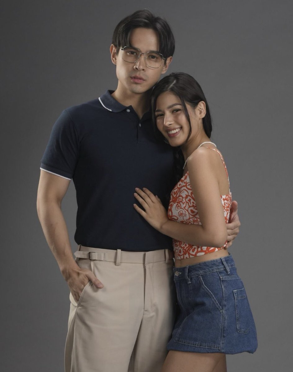 onlyforazr's tweet photo. I LOVE YOU SO MUCH MARTIN MADRIGAL AND SARI GARCIA https://t.co/DOr5CtNUED
