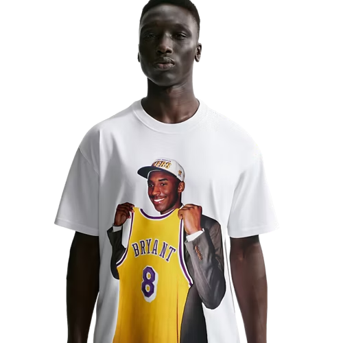 J23app's tweet photo. Kobe Draft Pack Shirts straight-to-cart on Foot Locker

Black -> https://t.co/wCFLF7qUiz

White -> https://t.co/b6vHVfU3w2 https://t.co/a8Ox39xbZI