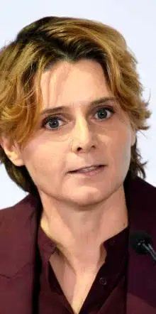 PPripas's tweet photo. La nazillonne Fourest vole logiquement au secours de Erner. Truander des citations pour alimenter la haine, c'est sa pratique quotidienne. L'école Goebbels. https://t.co/lg6wVQgL71